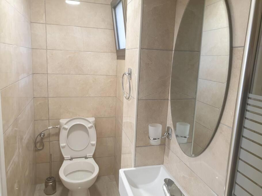 Kiryat Tivon, Close By - Oranim College + Parking Apartment *